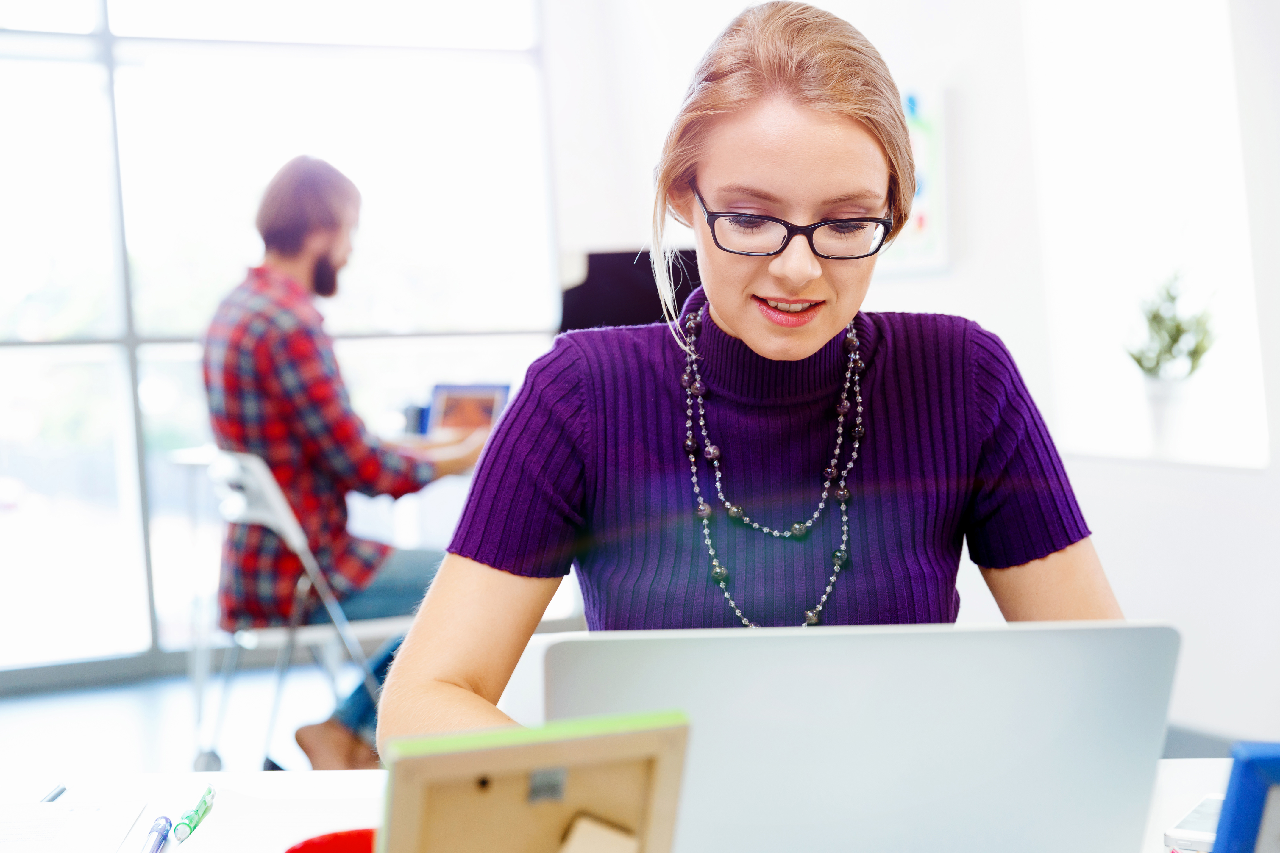 Woman in the public sector working on computer